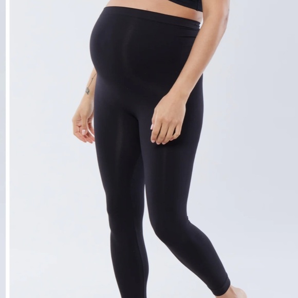 Ingrid & Isabel Maternity Seamless Legging Like Tight Size 3 Black New With Tags - Picture 1 of 9